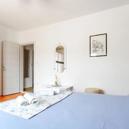 M&m - Zf Hvar Apartmán *