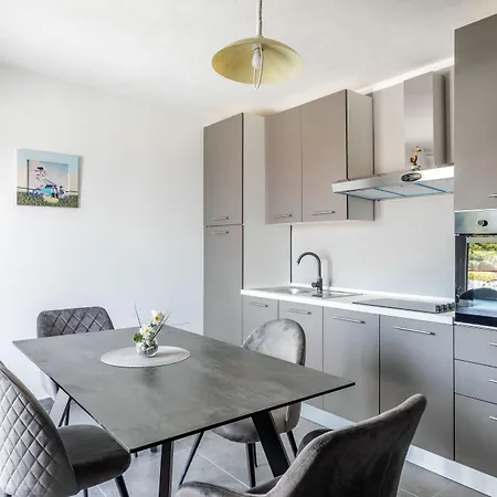 Apartment M&m - Zf Hvar *