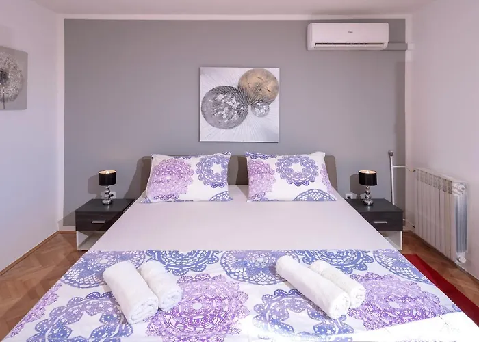Apartment M&m - Zf Hvar *