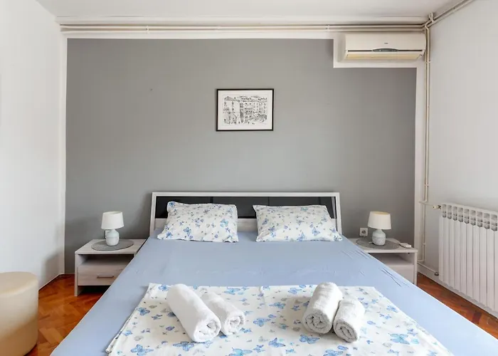 M&m - Zf Hvar Apartment