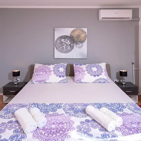 Apartment M&m - Zf Hvar *