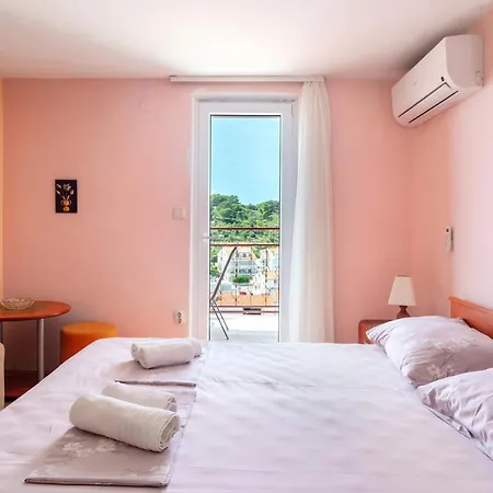 M&m - Zf Hvar Apartman *