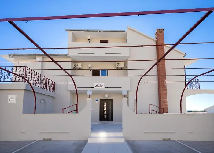 M&m - Zf Hvar هفار