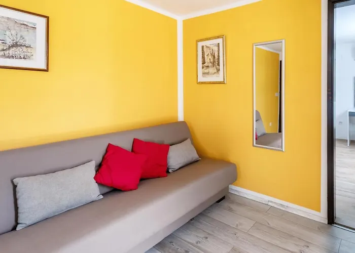 M&m - Zf Hvar هفار