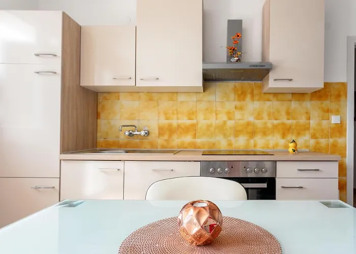 M&m - Zf Hvar هفار