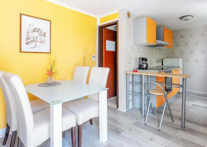 M&m - Zf Hvar * هفار