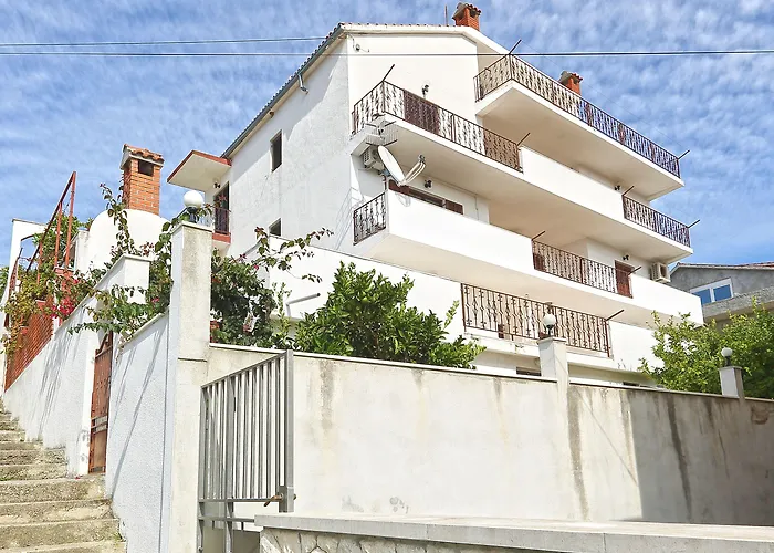 M&m - Zf Hvar * هفار