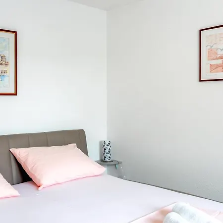 M&m - Zf Hvar Apartman *