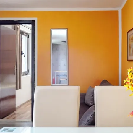 M&m - Zf Hvar Apartman *