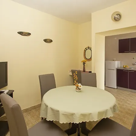 M&m - Zf Hvar Apartman *